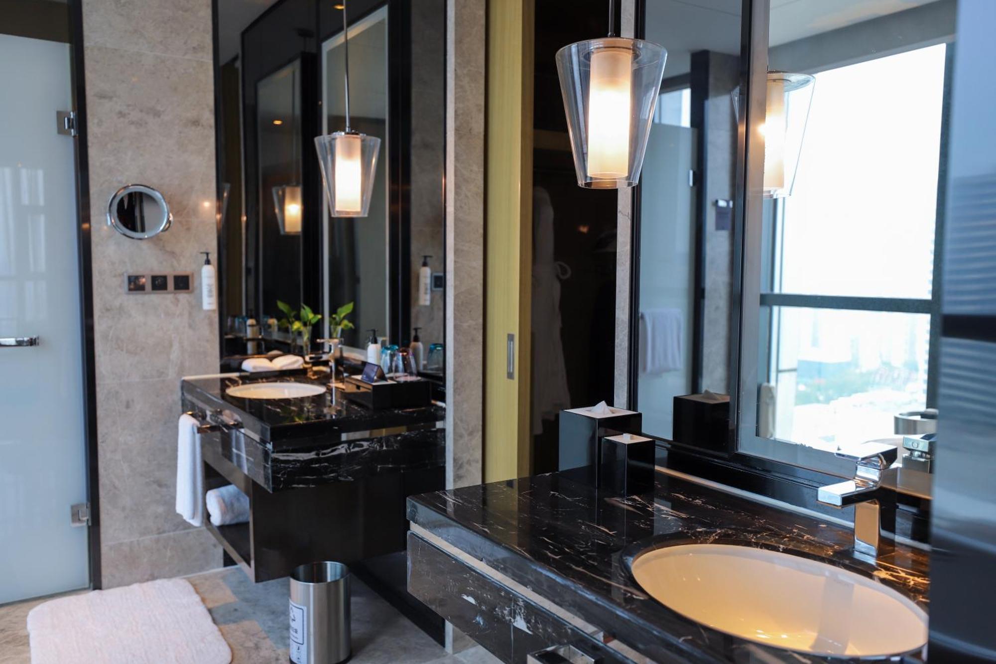 Hotel Wanda Realm Jiangmen Exterior foto